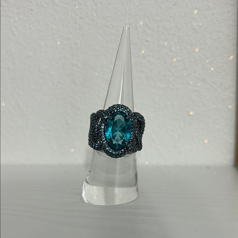 Elegant Blue Gemstone Ring